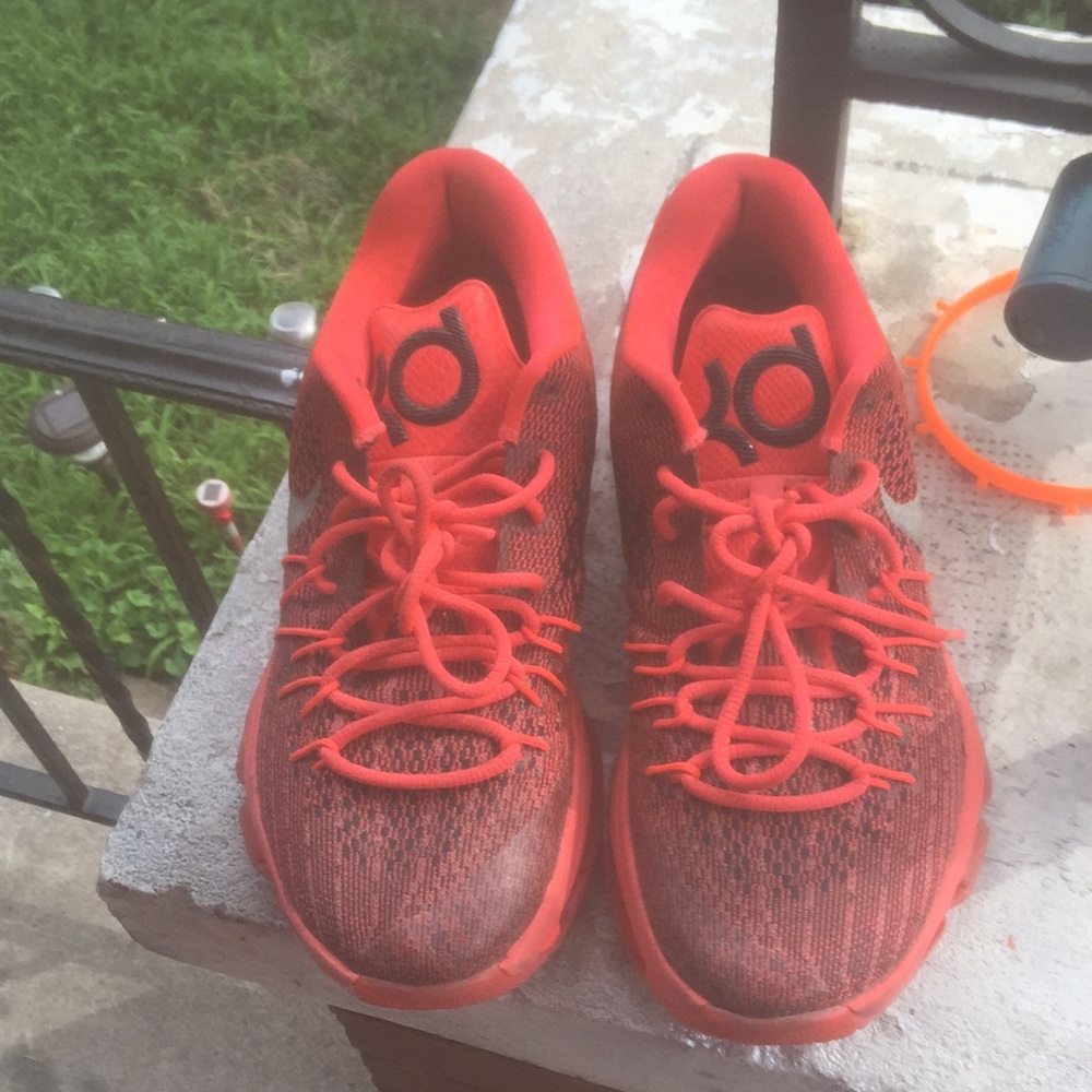 9.5 men kd sneakers